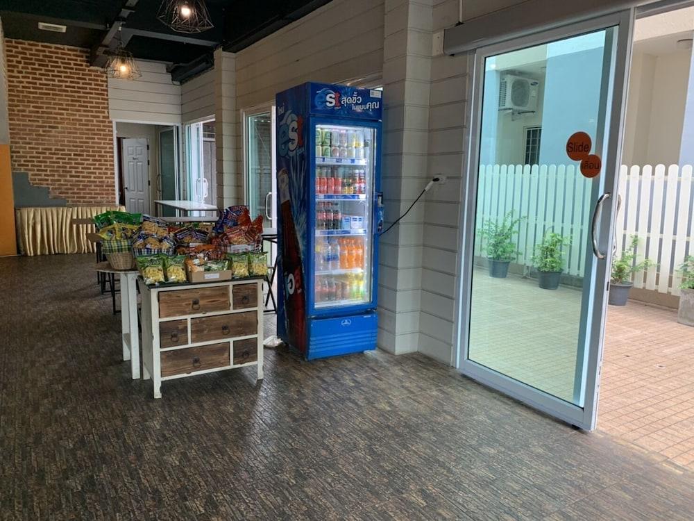 Prajaktra City Hostel Udon Thani Exterior photo