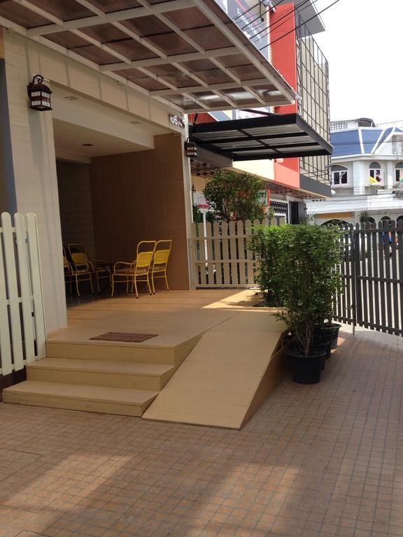 Prajaktra City Hostel Udon Thani Exterior photo