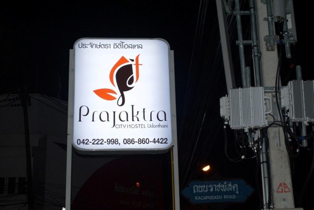 Prajaktra City Hostel Udon Thani Exterior photo