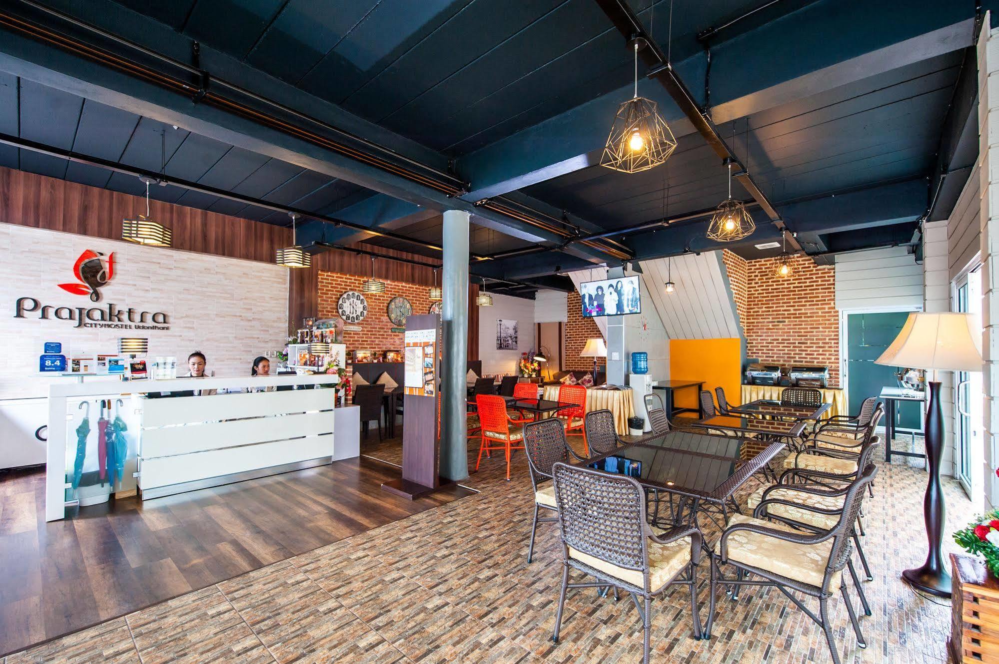 Prajaktra City Hostel Udon Thani Exterior photo