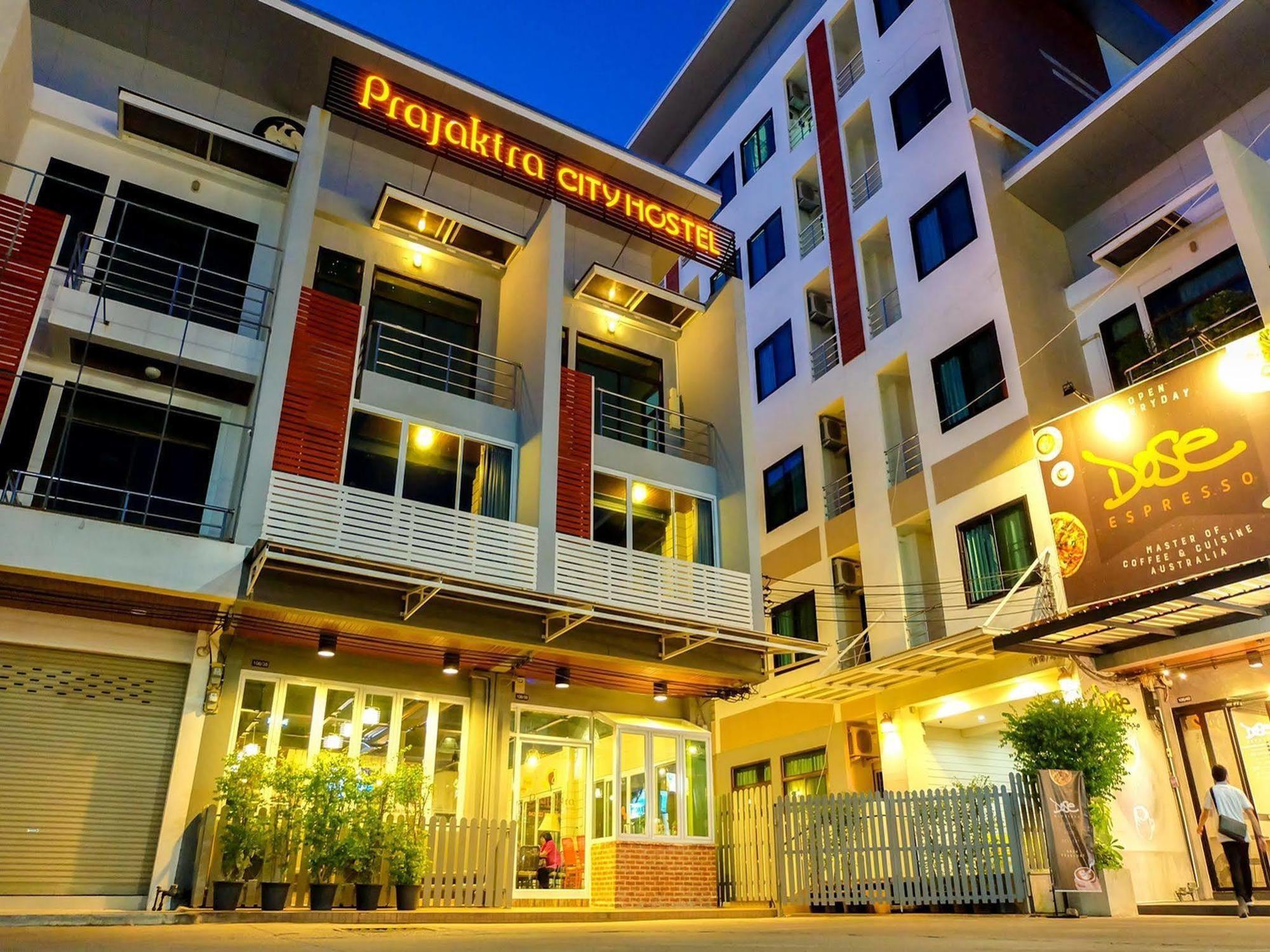 Prajaktra City Hostel Udon Thani Exterior photo