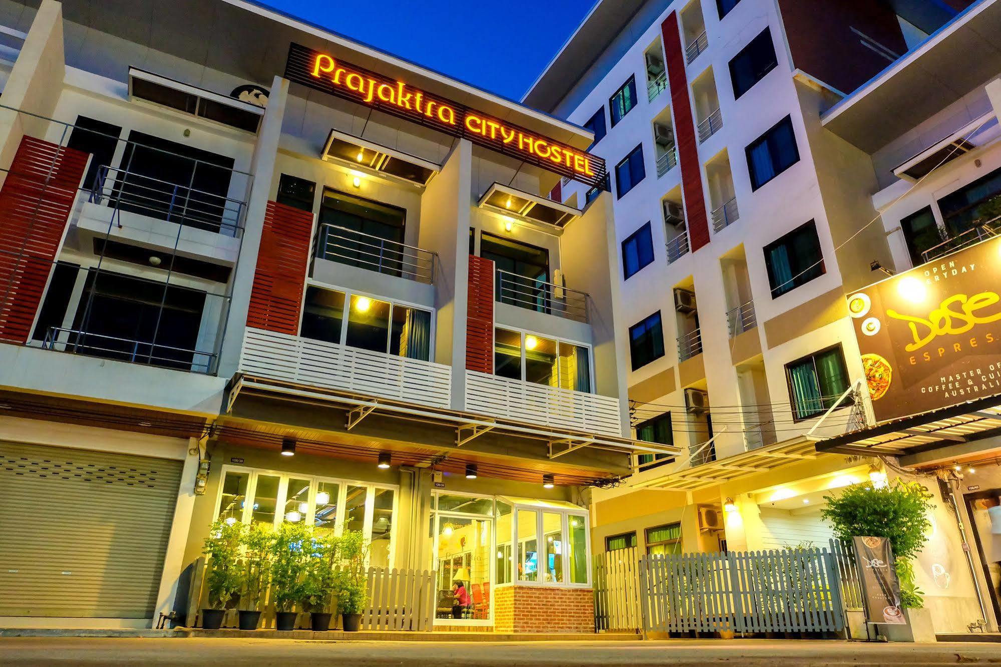Prajaktra City Hostel Udon Thani Exterior photo